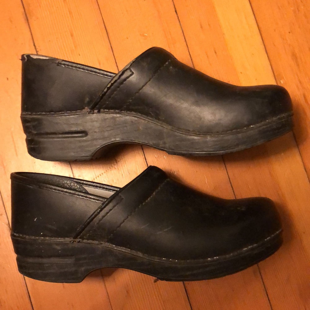 Dansko Professional Black Matte Clogs Sz 41 - image 3